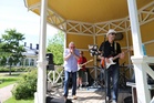 SunCity Bluesbreakers, yksi Kirkkopuisto soi -musiikkituokioiden esiintyjistä