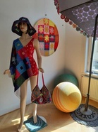 Kultarannan kesää. Kolme sukulaisnaista. Kuva Riikka Vuorinen